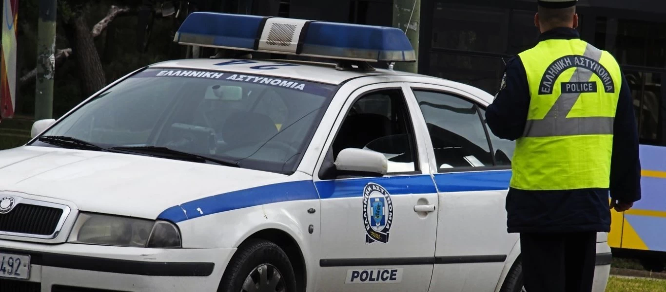 Ασυνείδητος οδηγός πήρε ανάποδα την Λ.Αθηνών... η αναπόφευκτη σύγκρουση (βίντεο)